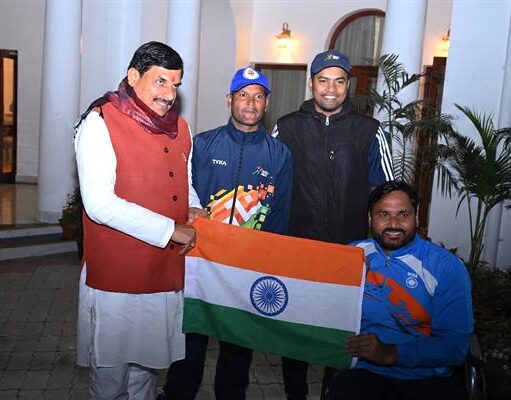 मुख्यमंत्री डॉ. यादव से दिव्यांग तैराक श्री लोहिया ने न्यूज़ीलैंड रवाना होने से पूर्व दिल्ली में की भेंट