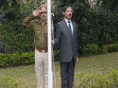 राज्य निर्वाचन आयुक्त श्री श्रीवास्तव ने झंडा फहराया